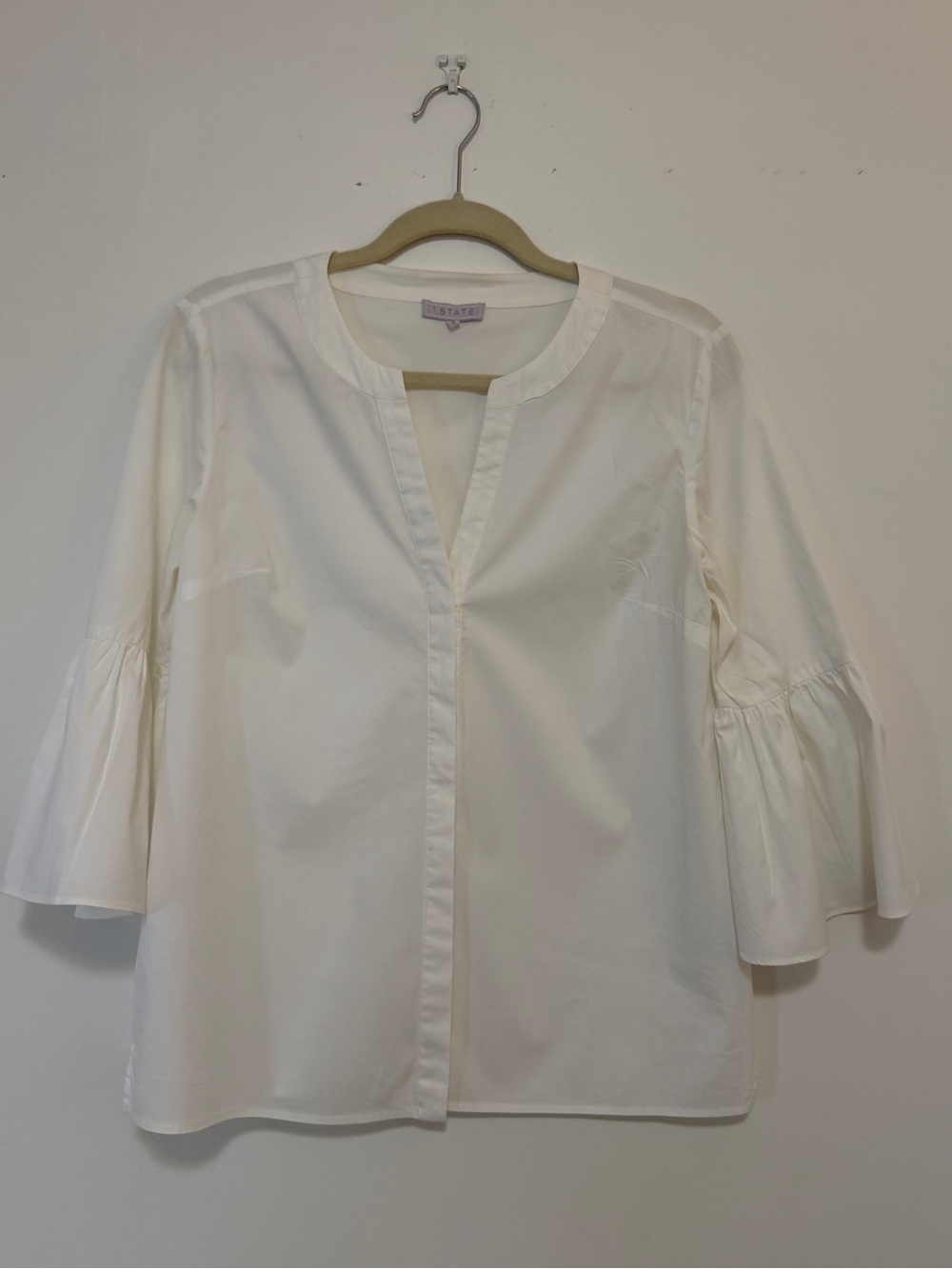 1.STATE White Poplin Split V-Neck Bell Sleeve Blouse
